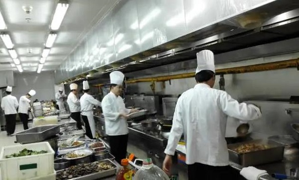 山东某食品公司厨房使用一吨燃气模块炉!