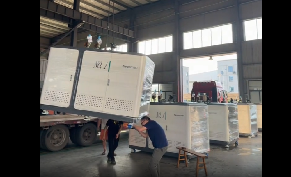 内蒙古奶制品工厂6台一吨燃气蒸汽发生器装车发货